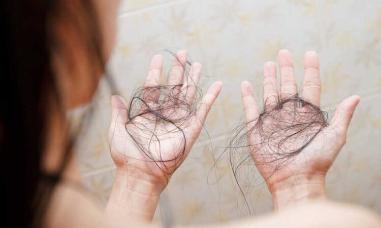 Doğum Sonrası Saç Dökülmesinin Nedeni